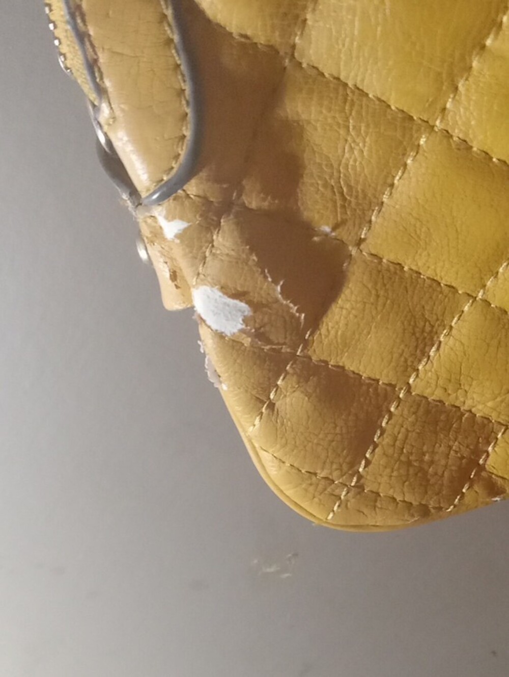 Michael Kors Quilted Tan Crossbody with Gold Chain and Round Logo - Picture 3 of 8